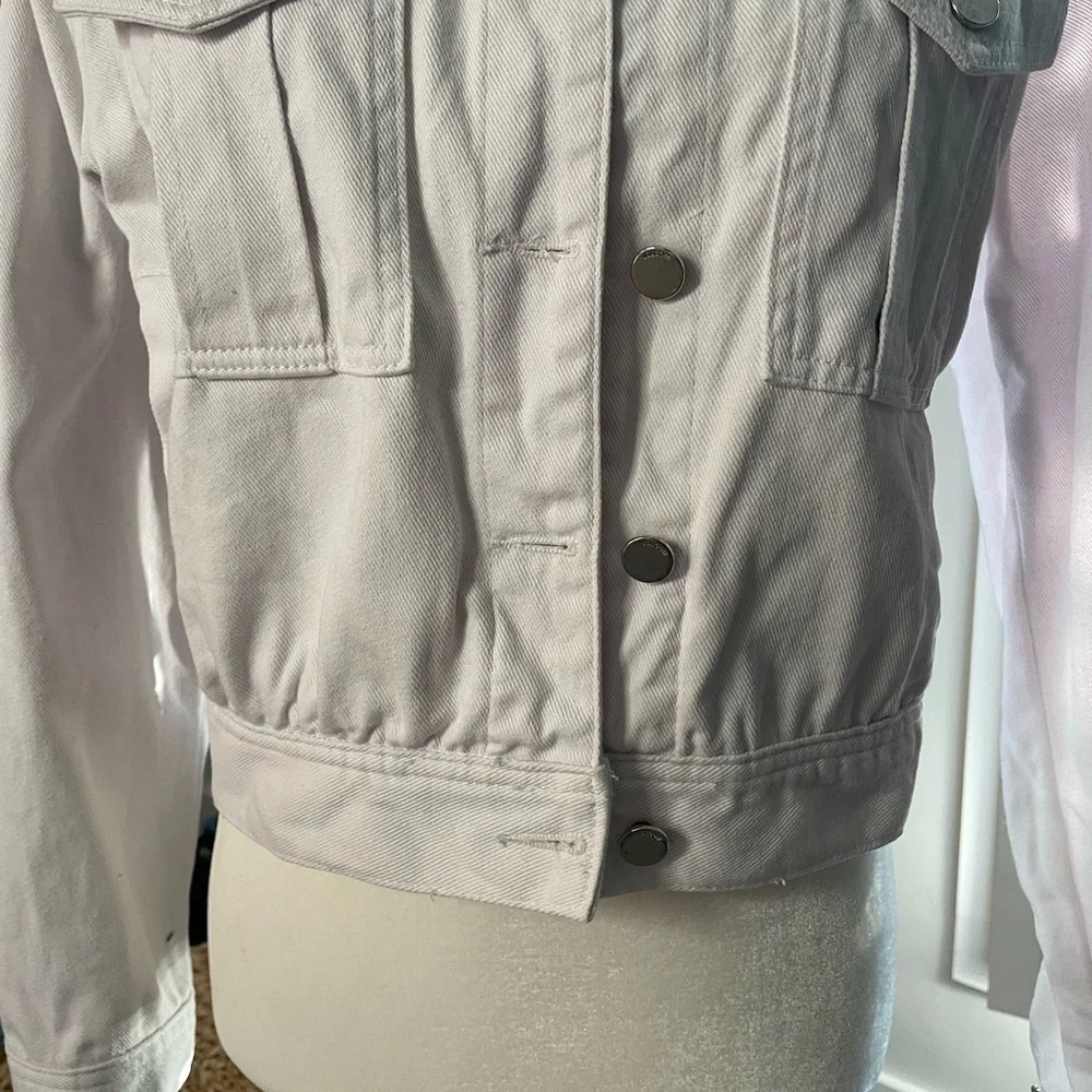 White Volcom Cropped Jean Jacket - Picture 3 of 9